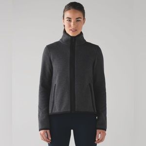 lululemon it’s fleecing cold zip up in heathered black / black size 4